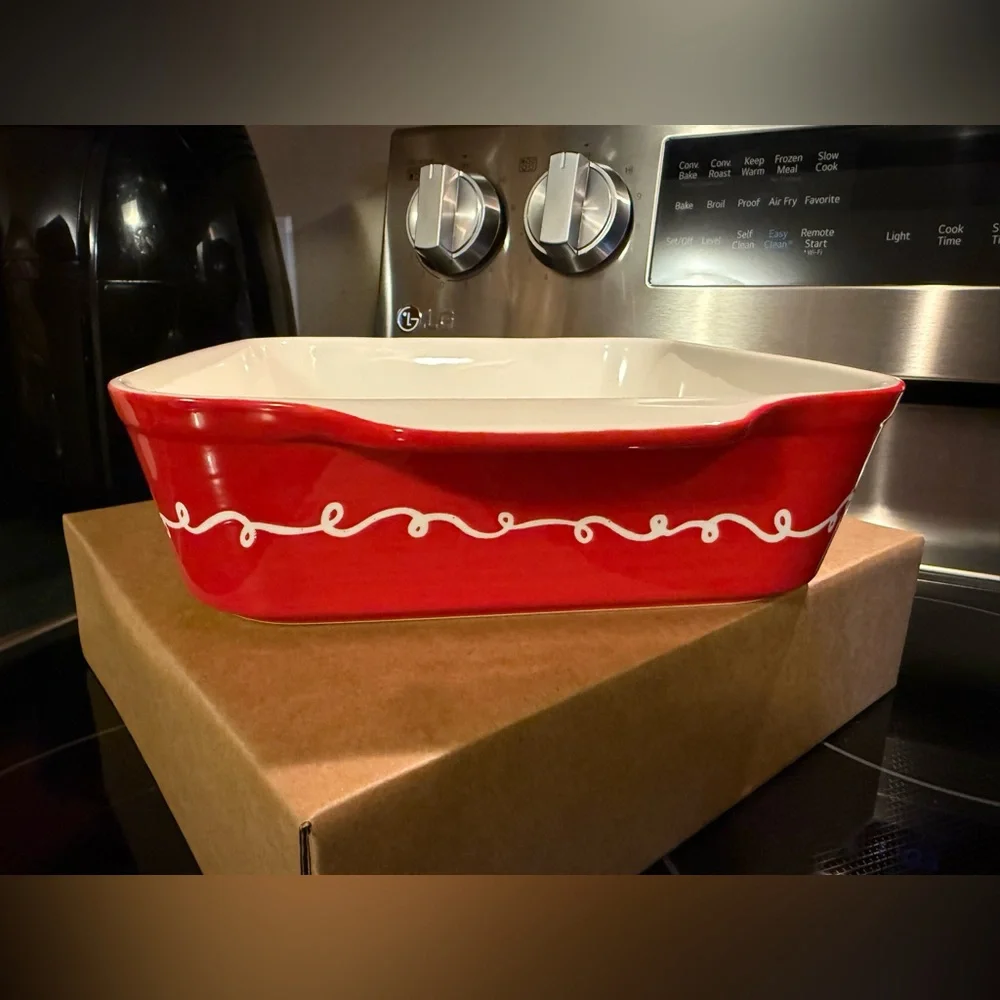 In The Roundhouse Ceramic Baking Dish Red Bow Pattern Stoneware 64 oz Capacity